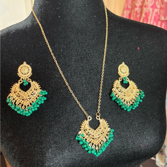 2 pc long chain pendant with earrings - Picture 3 of 6